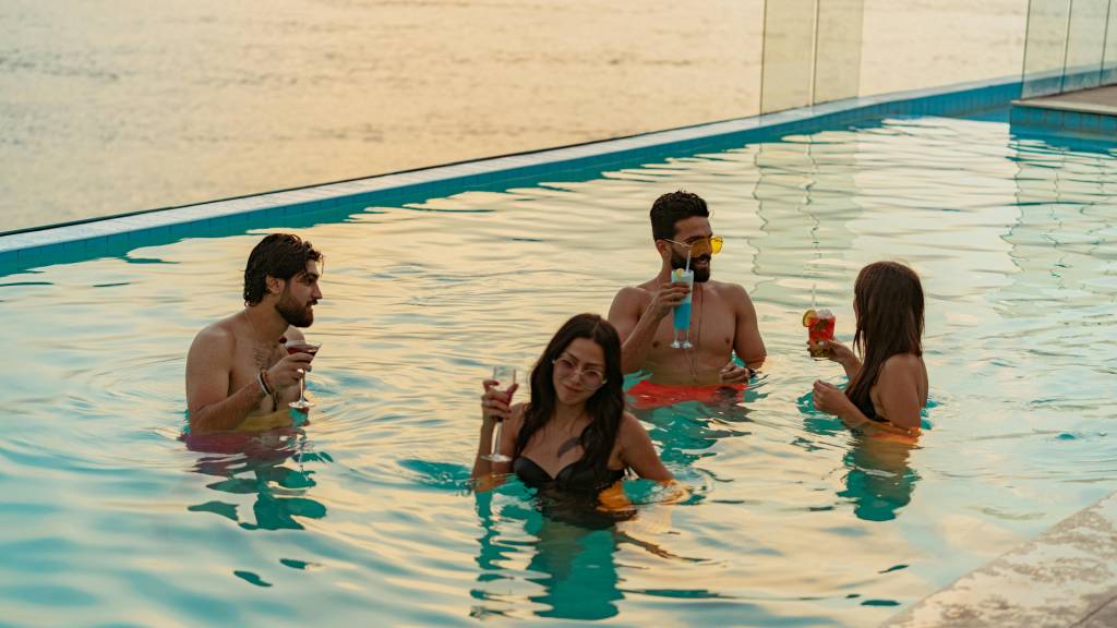 Vacances pour jeunes adultes célibataires : top des voyages festifs et conviviaux